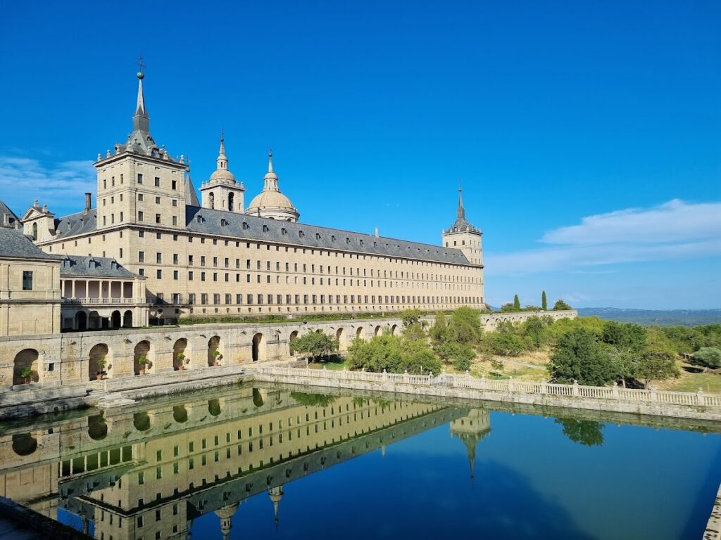 Royal Monastery of San Lorenzo de El Escorial: Royal Monastery-Palace Complex in Spain 2 Royal Monastery of San Lorenzo de El Escorial