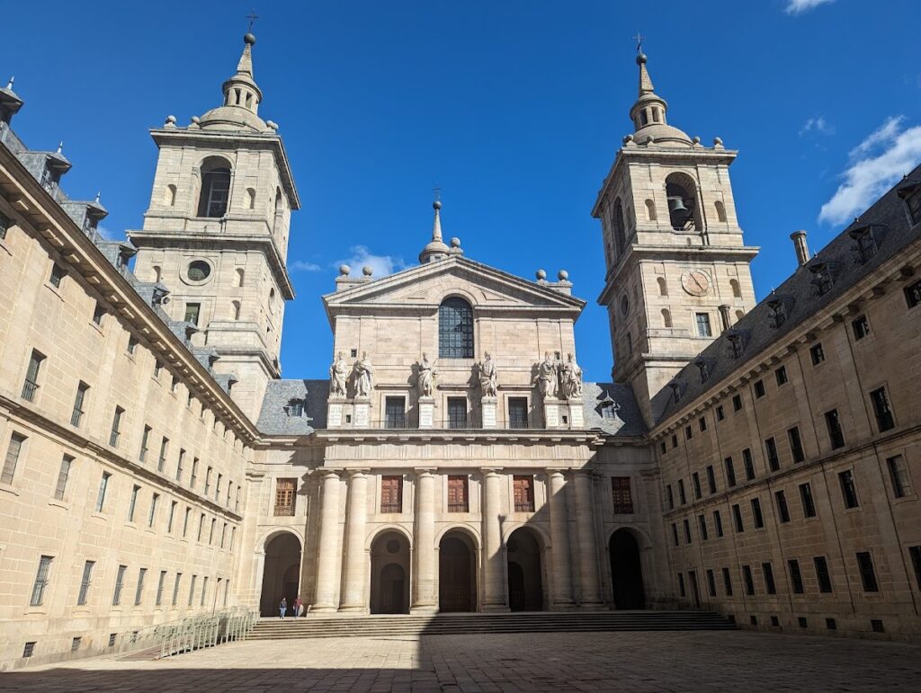 Royal Monastery of San Lorenzo de El Escorial: Royal Monastery-Palace Complex in Spain 3 Royal Monastery of San Lorenzo de El Escorial