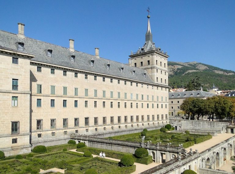 Royal Monastery of San Lorenzo de El Escorial: Royal Monastery-Palace Complex in Spain