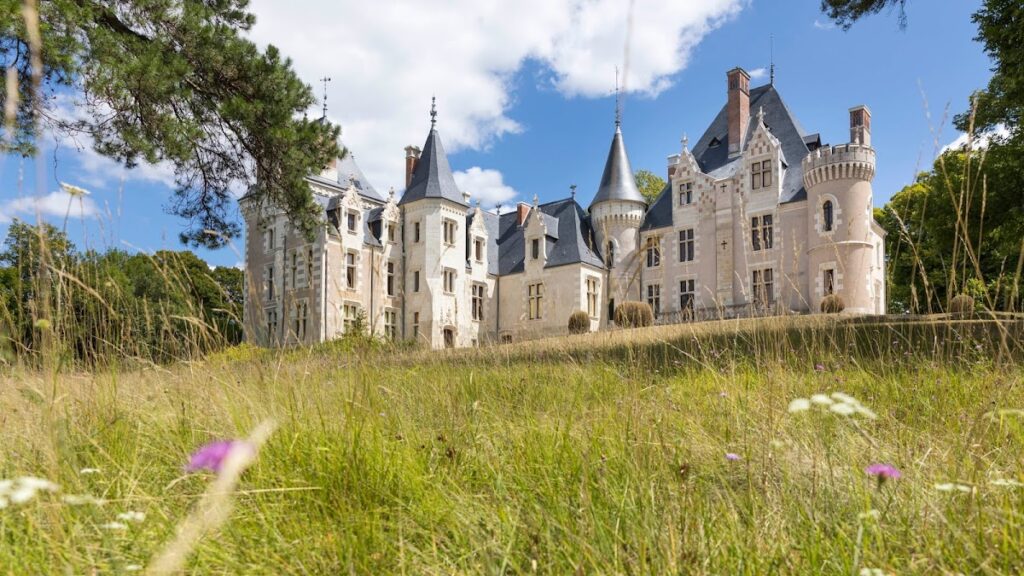 Château de Candé: A Renaissance and Neo-Gothic Estate in France 1 Château de Candé