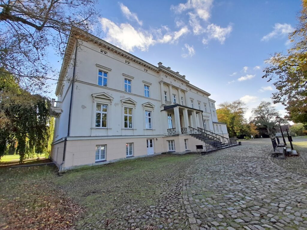Schloss Kunrau: A Manor House and Agricultural Estate in Germany 2 Schloss Kunrau