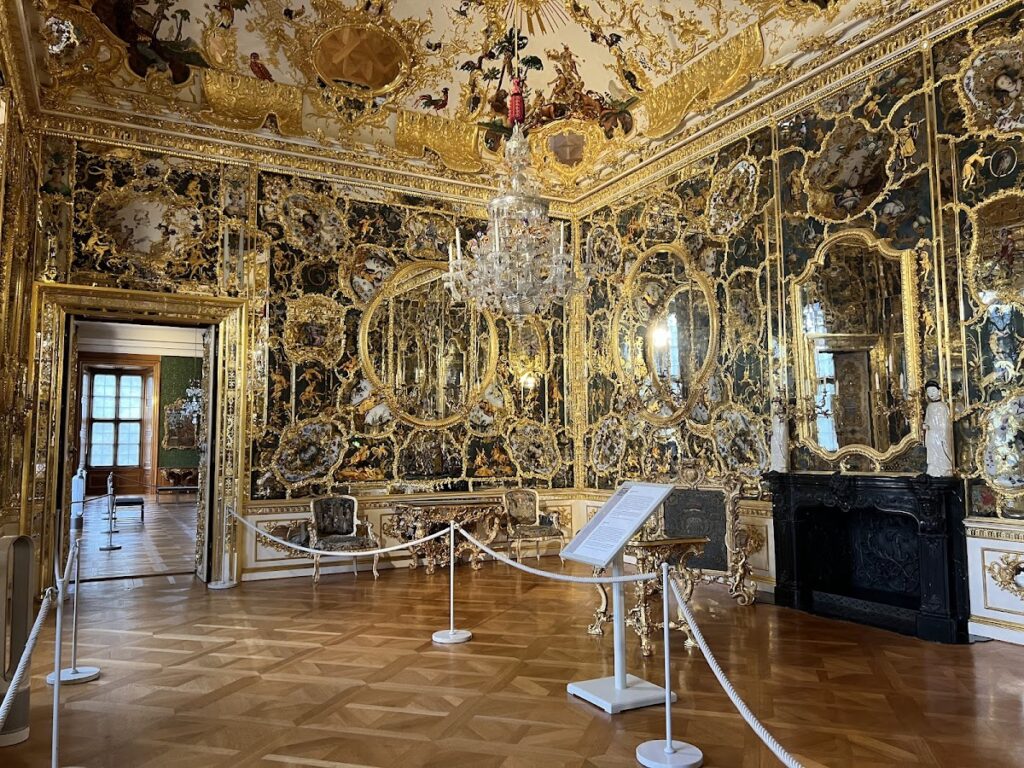 Würzburg Residence: Baroque Palace of the Prince-Bishops of Würzburg 5 Würzburg Residence