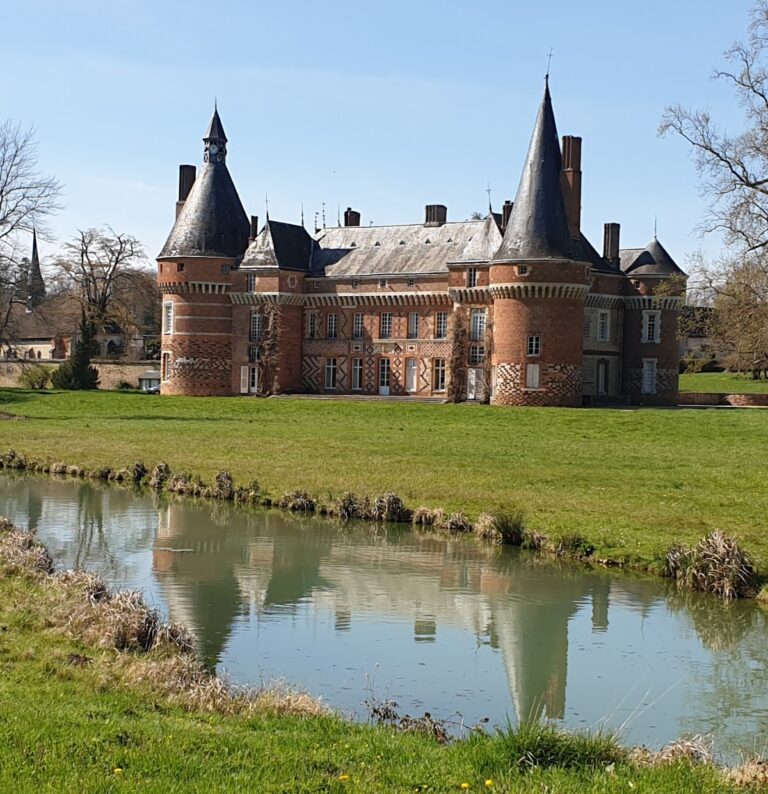 Château de Maillebois: A Medieval Fortress and Renaissance Residence in France