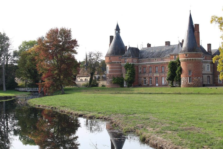 Château de Maillebois: A Medieval Fortress and Renaissance Residence in France