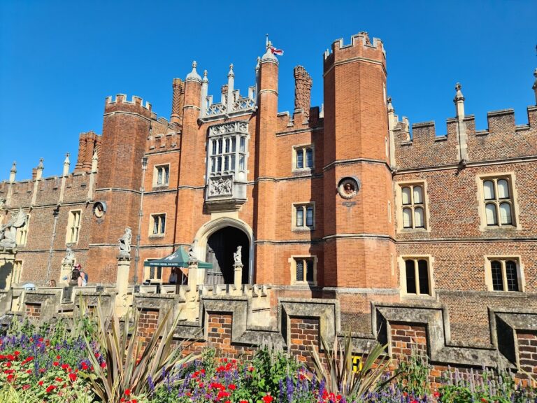 Hampton Court Palace: Tudor and Baroque Royal Residence