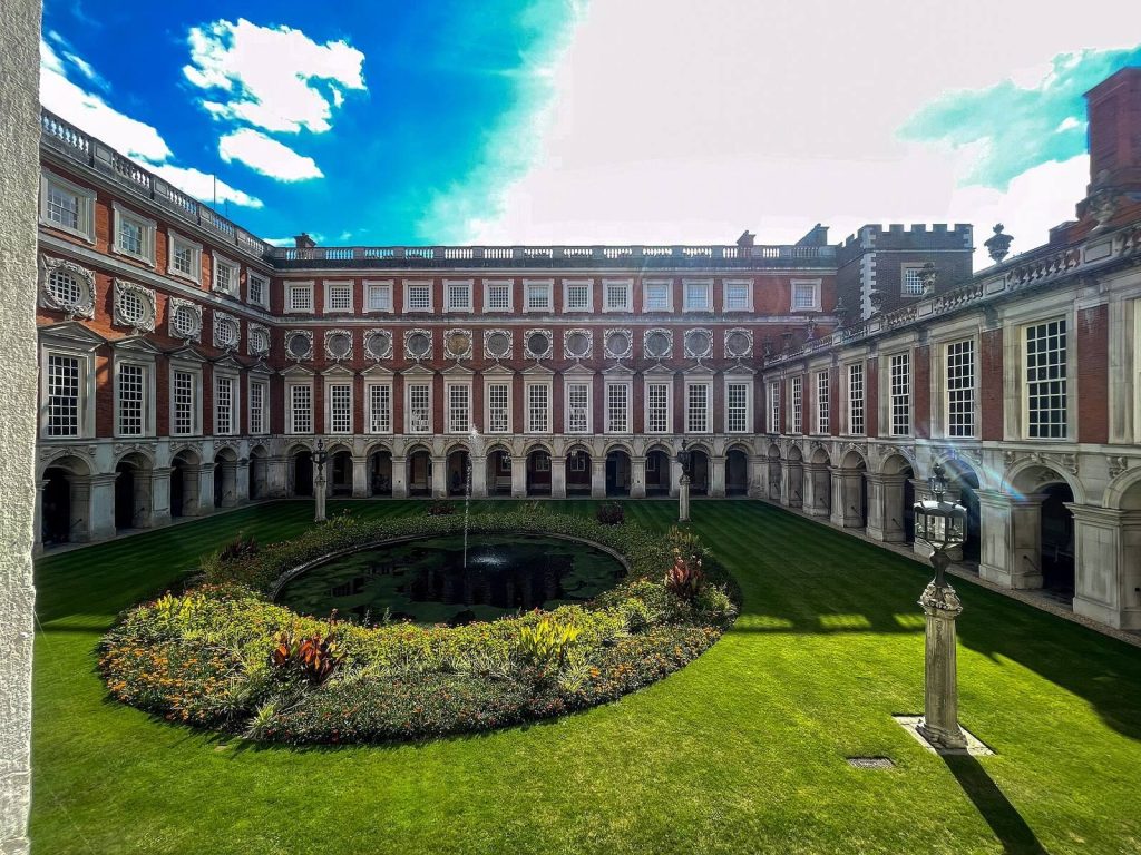 Hampton Court Palace: Tudor and Baroque Royal Residence 3 Hampton Court Palace