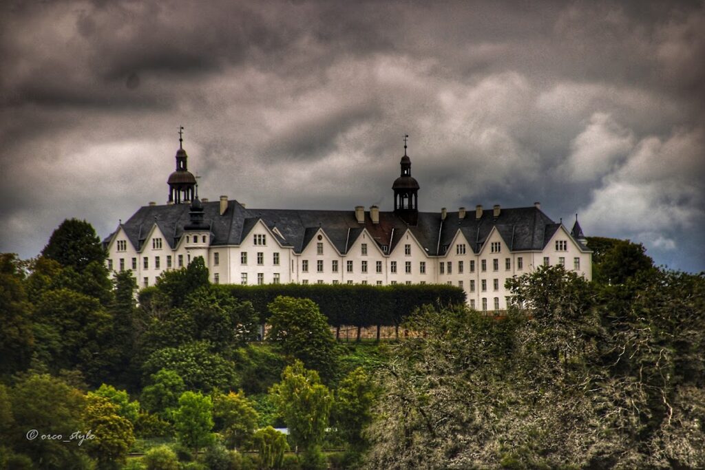 Plön Castle: The Ducal Residence and Academy in Germany 2 Plön Castle