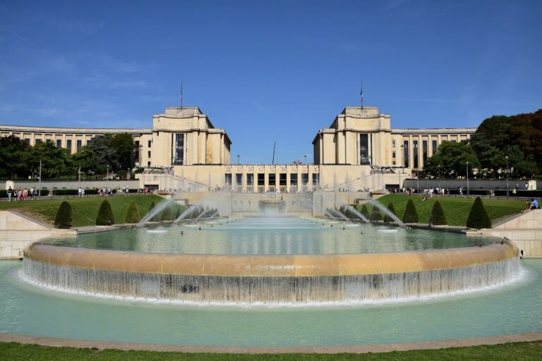 Palais de Chaillot: A Parisian Exhibition Palace and Cultural Complex