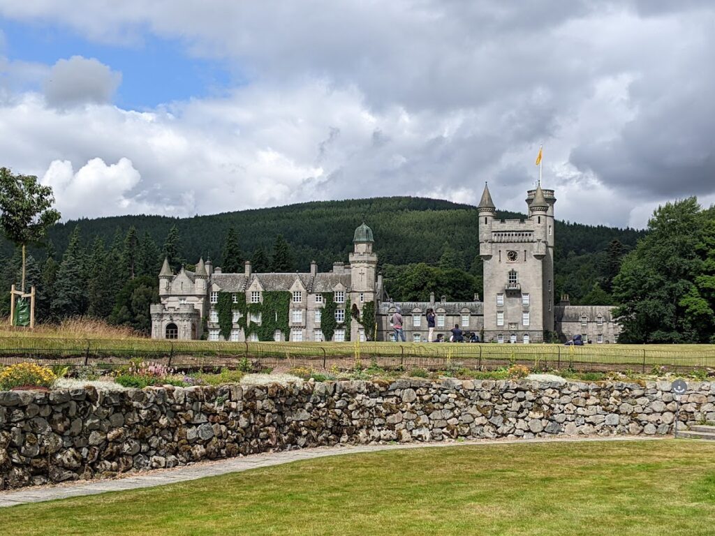 Balmoral Castle: A Victorian Scots Baronial Country House 4 Balmoral Castle