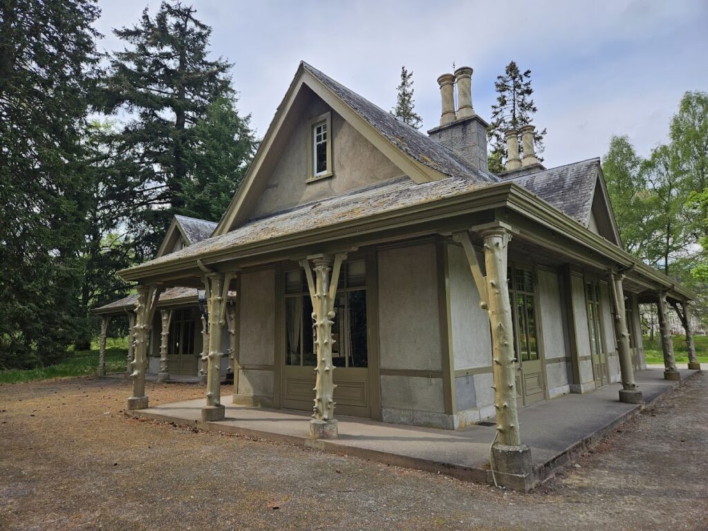 Balmoral Castle: A Victorian Scots Baronial Country House 5 Balmoral Castle