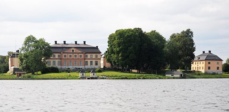 Åkerö Castle: An Eighteenth-Century Swedish Manor and Art Estate