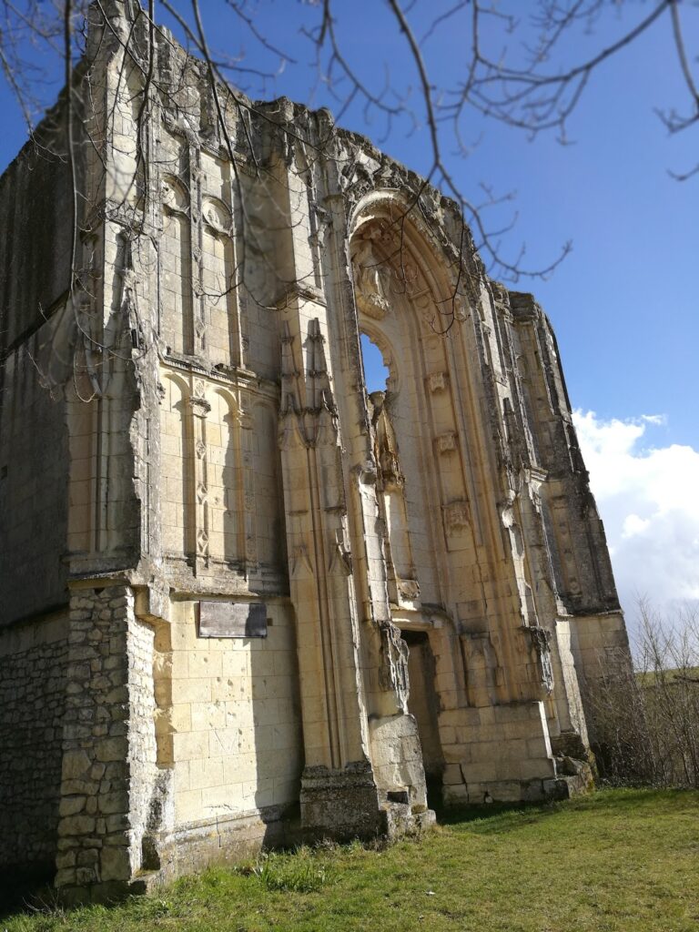 Collégiale des Roches-Tranchelion: A Collegiate Church and Castle Ruins in France 2 Collégiale des Roches-Tranchelion