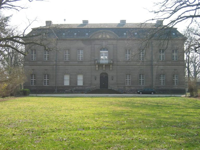Schloss Kossenblatt: A Prussian Royal Hunting Lodge and Retreat