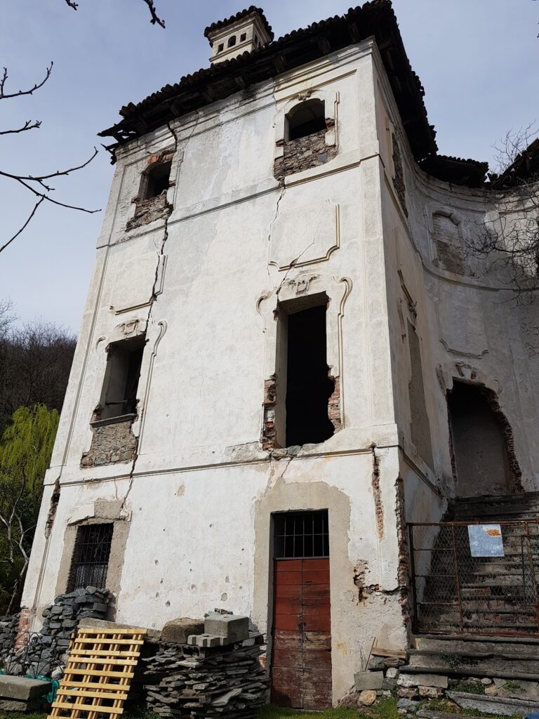Palazzo Giulini, Sorico: Baroque villa and Giulini family residence
