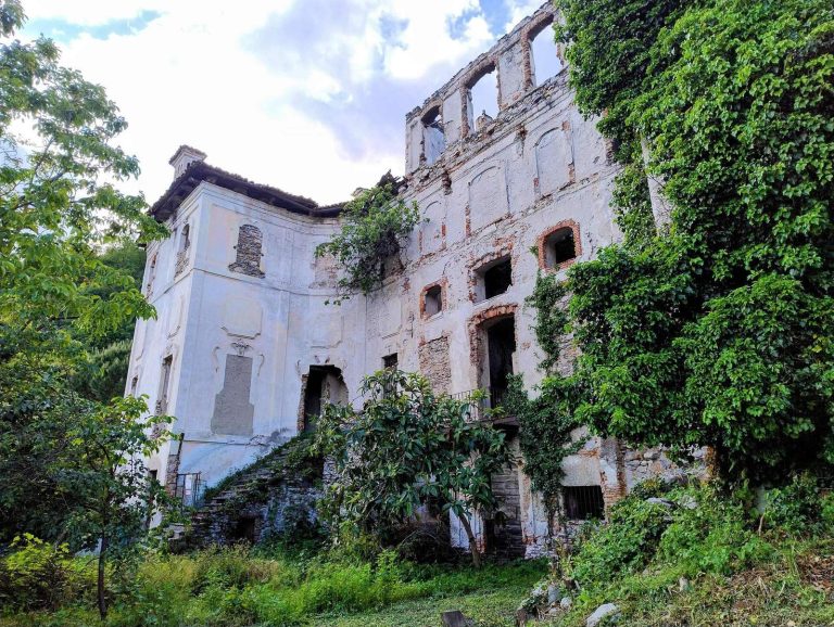Palazzo Giulini: A Baroque Noble Villa and Commercial Estate in Sorico