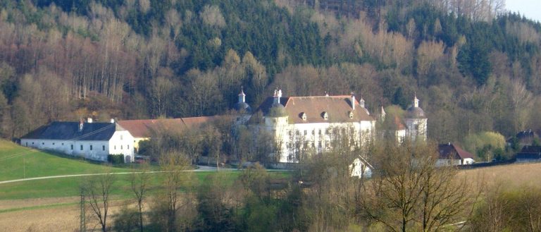 Schloss Würting: A Gothic and Renaissance Castle in Austria