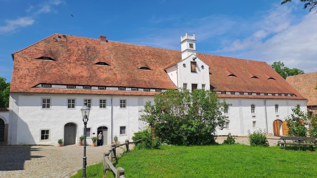 Berthelsdorf Castle: A Moravian Religious and Estate Center in Germany 1 Berthelsdorf Castle