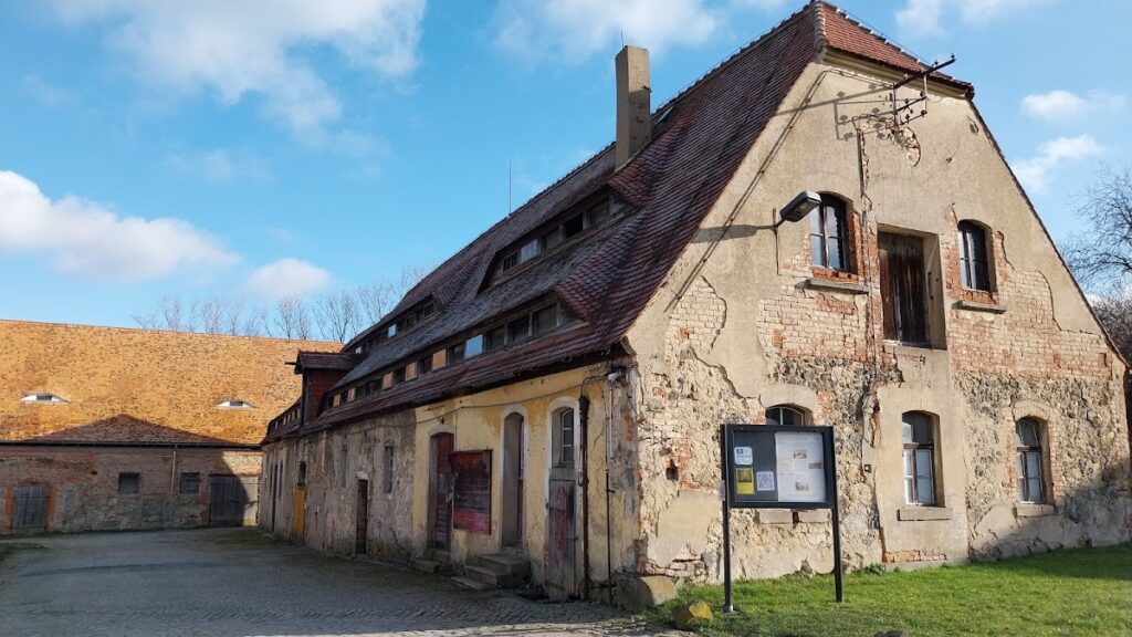 Berthelsdorf Castle: A Moravian Religious and Estate Center in Germany 2 Berthelsdorf Castle