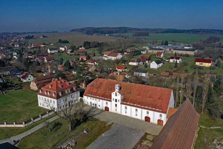Berthelsdorf Castle: A Moravian Religious and Estate Center in Germany