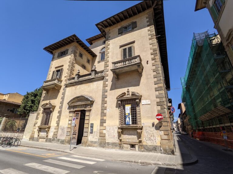 Palazzo di San Clemente: A Florentine Palace and Garden Villa