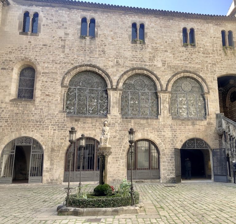 Palau Episcopal de Barcelona: An Archiepiscopal Residence and Diocesan Archive