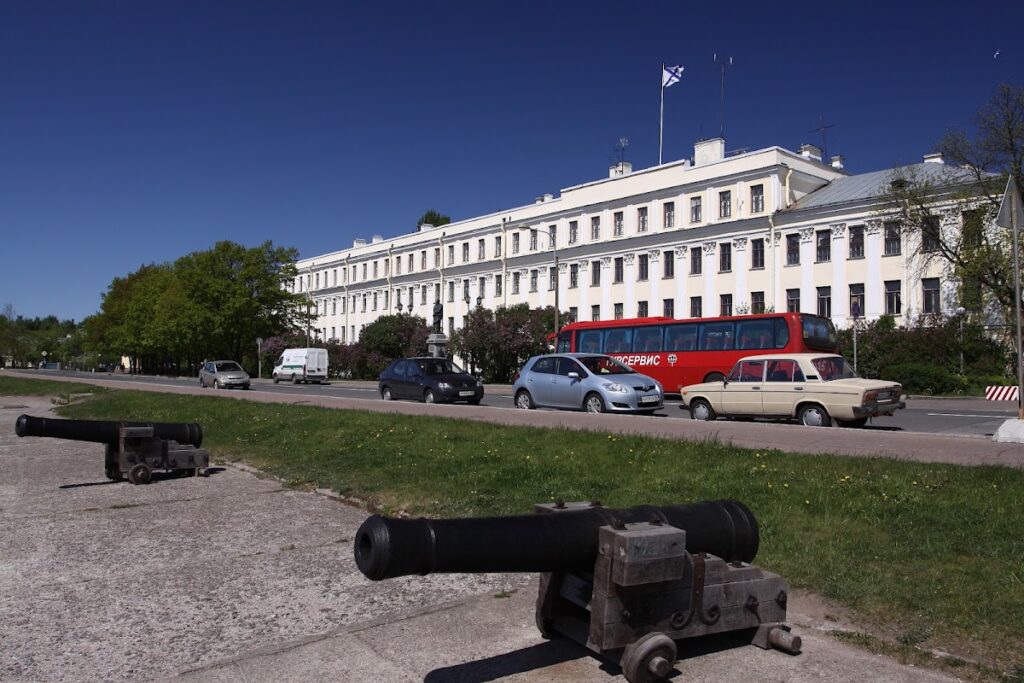 Italian Palace (Kronstadt): A Historic Imperial and Naval Educational Complex 1 Italian Palace (Kronstadt)