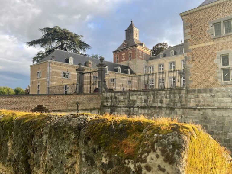 Borgharen Castle: A Medieval Moated Castle in the Netherlands