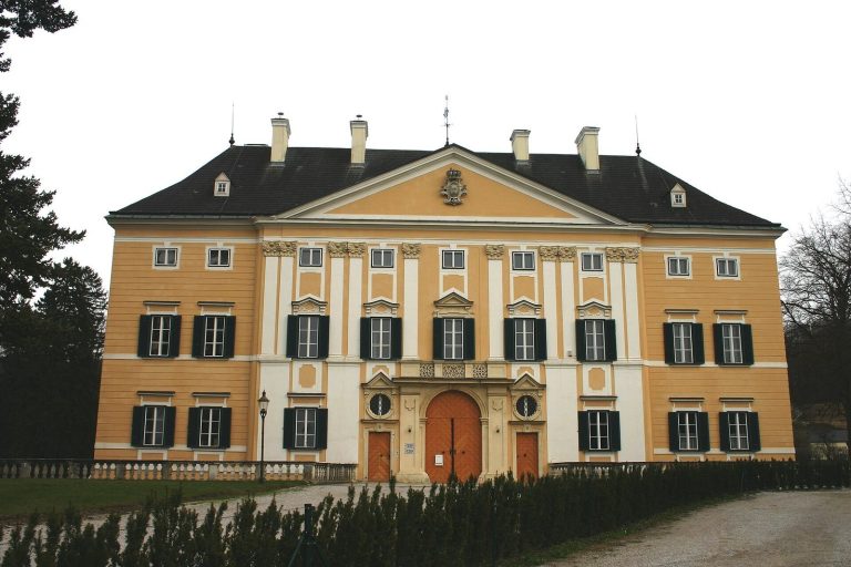 Schloss Frohsdorf: A Baroque Palace and Bourbon Court in Austria