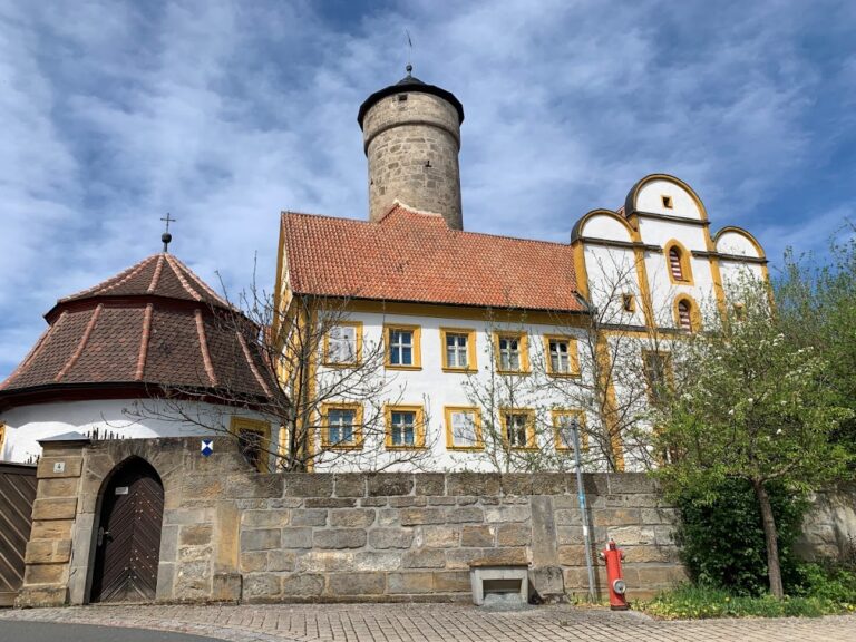 Schloss Strössendorf: A Medieval Castle in Germany