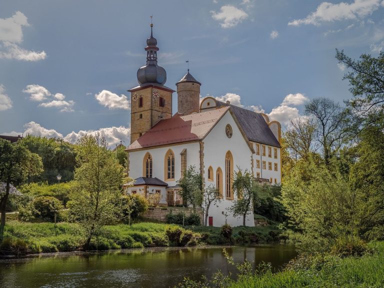 Schloss Strössendorf: A Medieval Castle in Germany