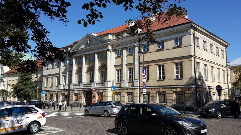 Raczyński Palace in Warsaw: A Neoclassical Government and Archive Building