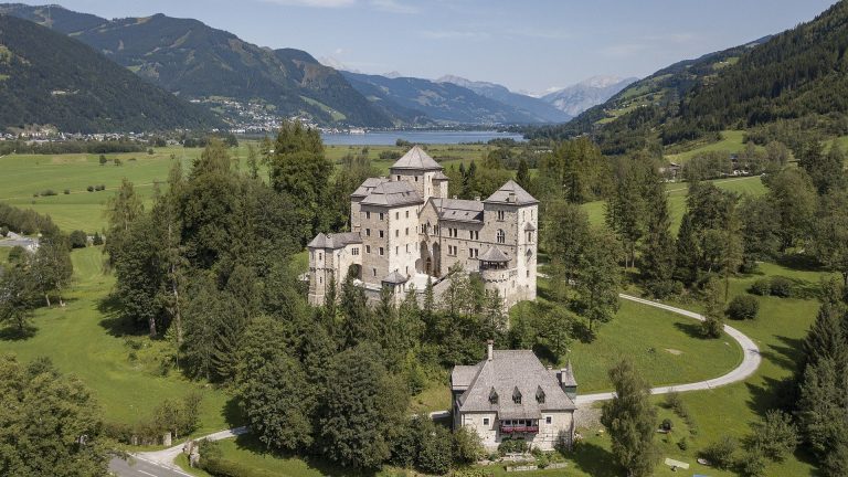 Schloss Fischhorn: A Medieval Hilltop Castle in Austria
