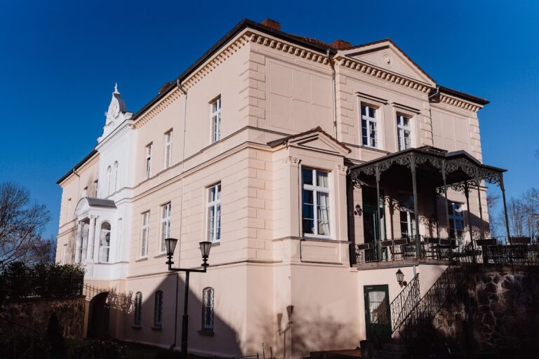 Schloss Daschow: A Historic Manor House in Germany
