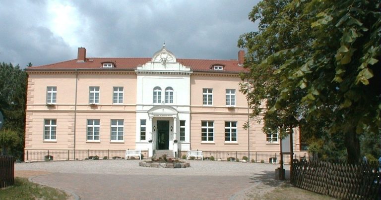 Schloss Daschow: A Historic Manor House in Germany