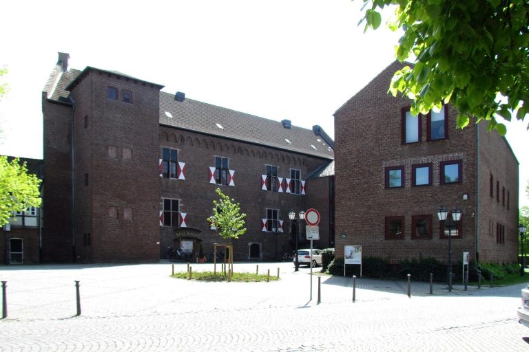 Altes Schloss (Grevenbroich): A Former Territorial Castle in Germany