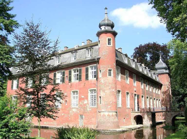 Schloss Gymnich: A Moated Castle and Federal Guesthouse in Germany