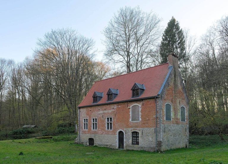 Château of Trois-Fontaines: A Former Forest Court and Prison in Belgium