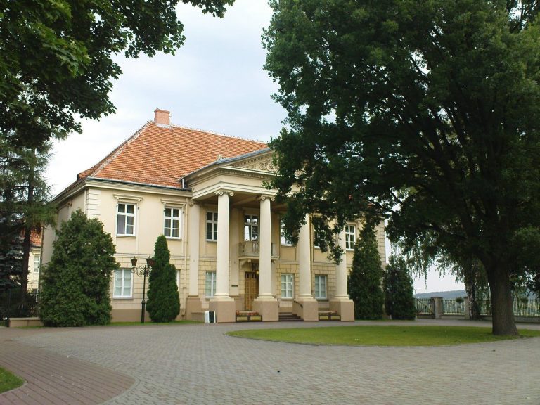 Bishops Palace in Włocławek: Episcopal Residence and Former Castle