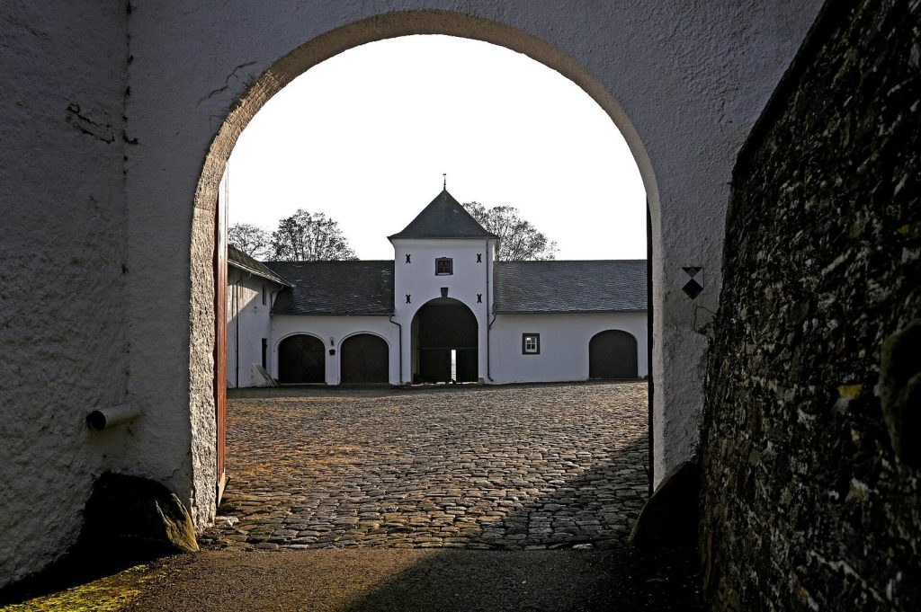 Schloss Wallerode: A Fortified Manor and Estate in Belgium 3 Schloss Wallerode