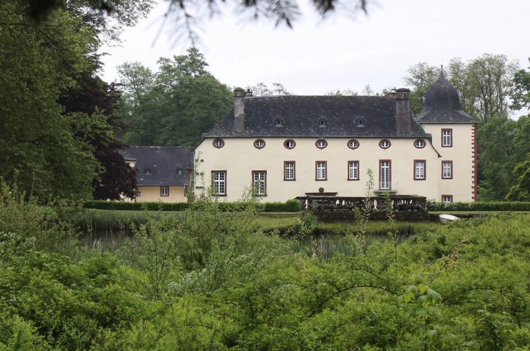 Schloss Föhren: A Baroque Palace Complex in Germany