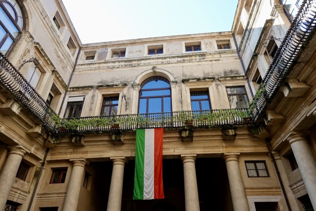 Palazzo Trissino al Corso: Municipal Palace of Vicenza 2 Palazzo Trissino al Corso