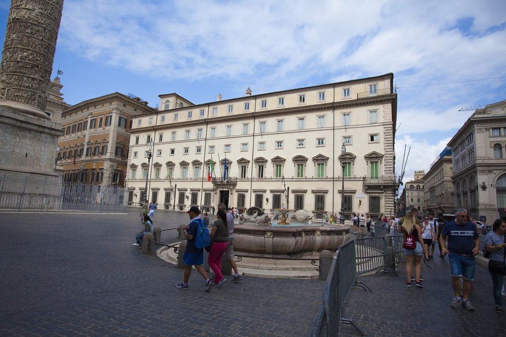 Palazzo Chigi: Seat of the Italian Government in Rome 2 Palazzo Chigi
