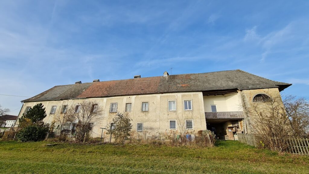Schloss Zellhof: A Historic Noble Residence in Austria 1 Schloss Zellhof