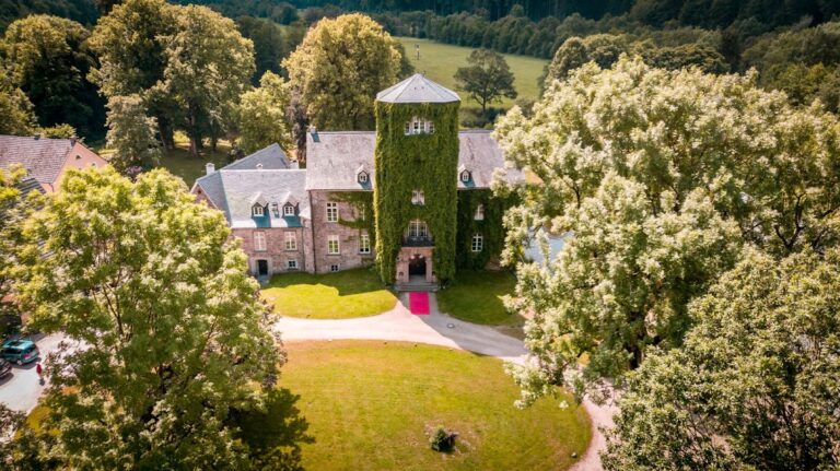Haus Bamenohl: A Historic Castle in Germany