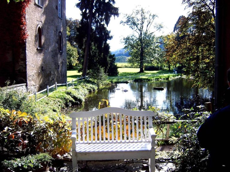 Haus Bamenohl: A Historic Castle in Germany