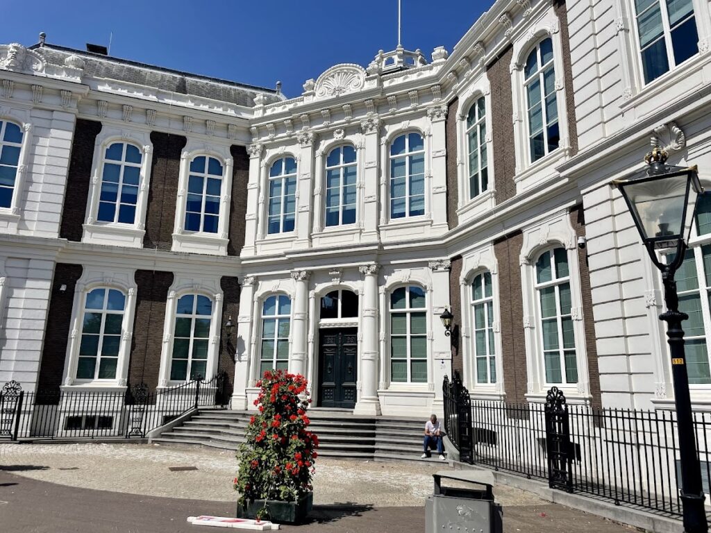 Kneuterdijk Palace: A Former Royal City Palace in The Hague 1 Kneuterdijk Palace