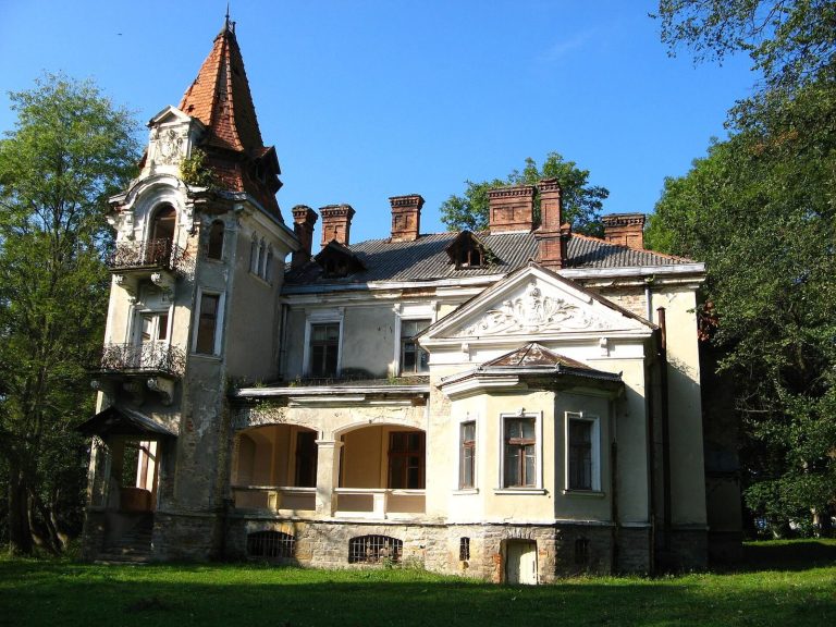 Niżankowice Palace: A Historic Estate in Ukraine