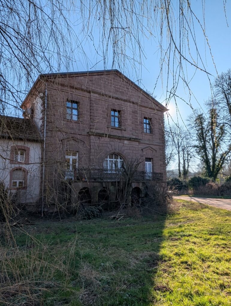 Schloss La Motte: The Former Hagen Family Palace in Lebach, Germany 2 Schloss La Motte