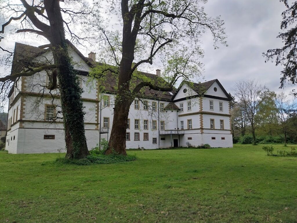 Schloss Wehrden: A Baroque Palace in Germany 2 Schloss Wehrden