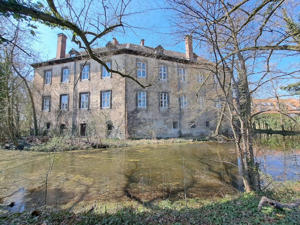 Wendhausen Castle: A Moated Castle and Estate in Germany 1 Wendhausen Castle